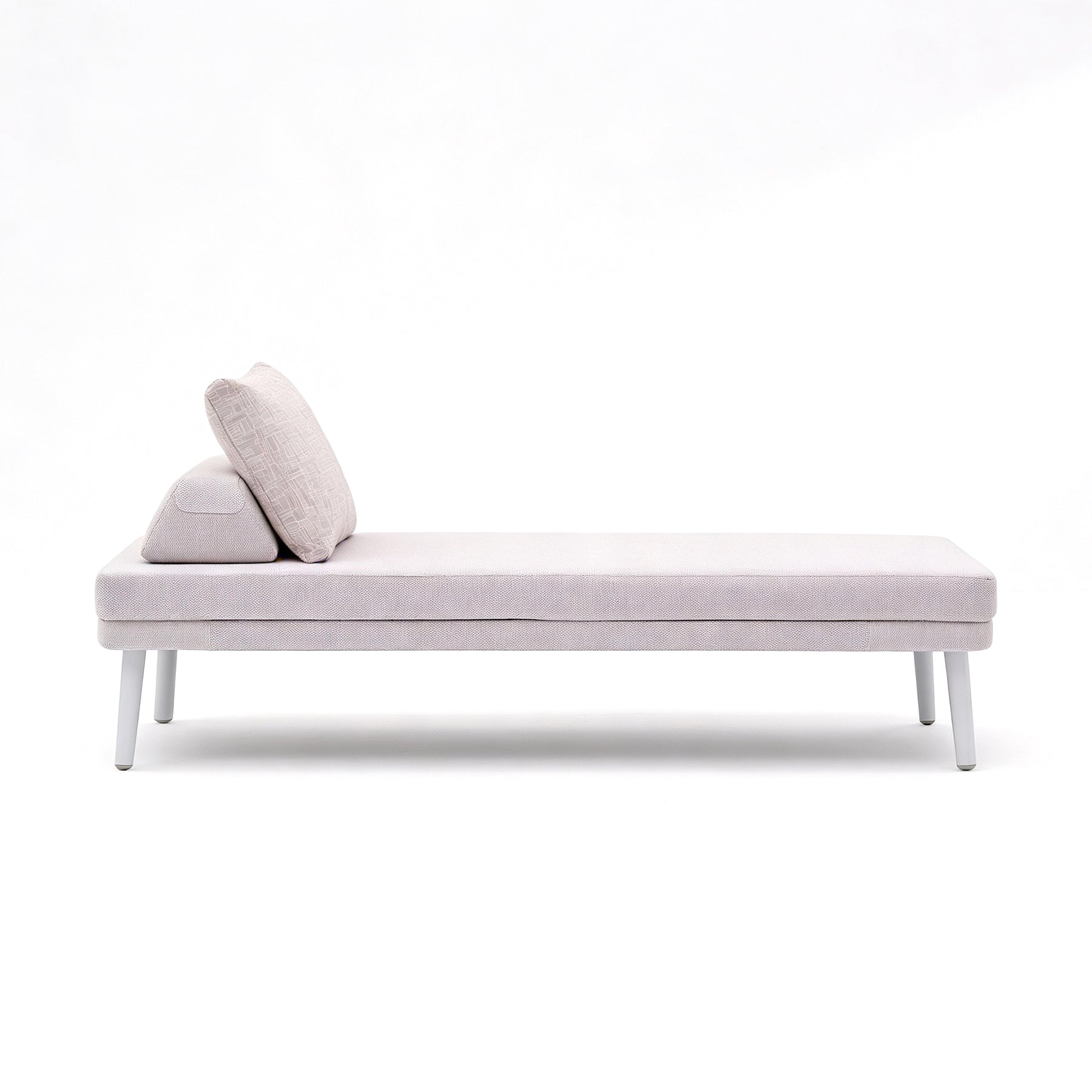 EMMA_DORMEUSE Light gray daybed with two cushions on a white background